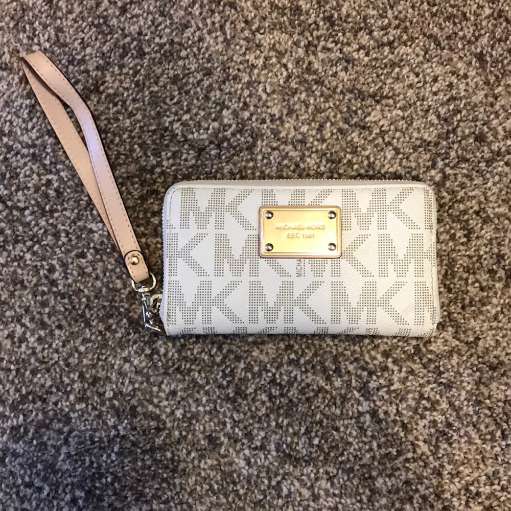 Michael Kors wristlet